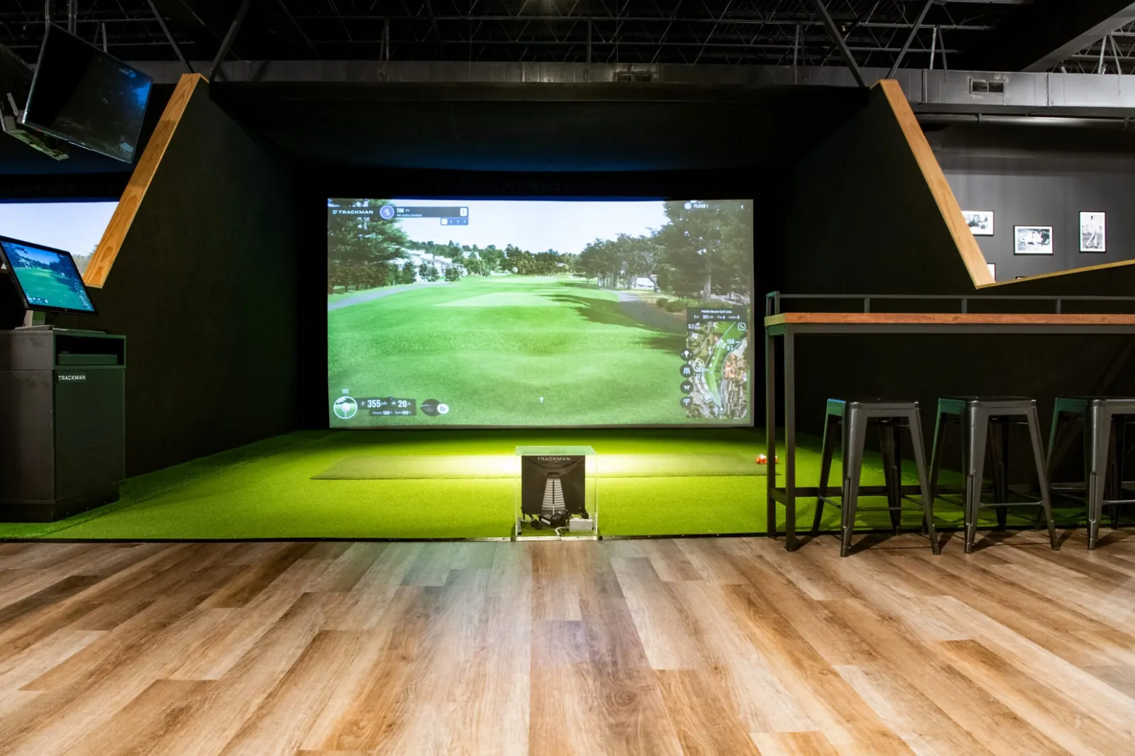 Empty Trackman bay ready for play