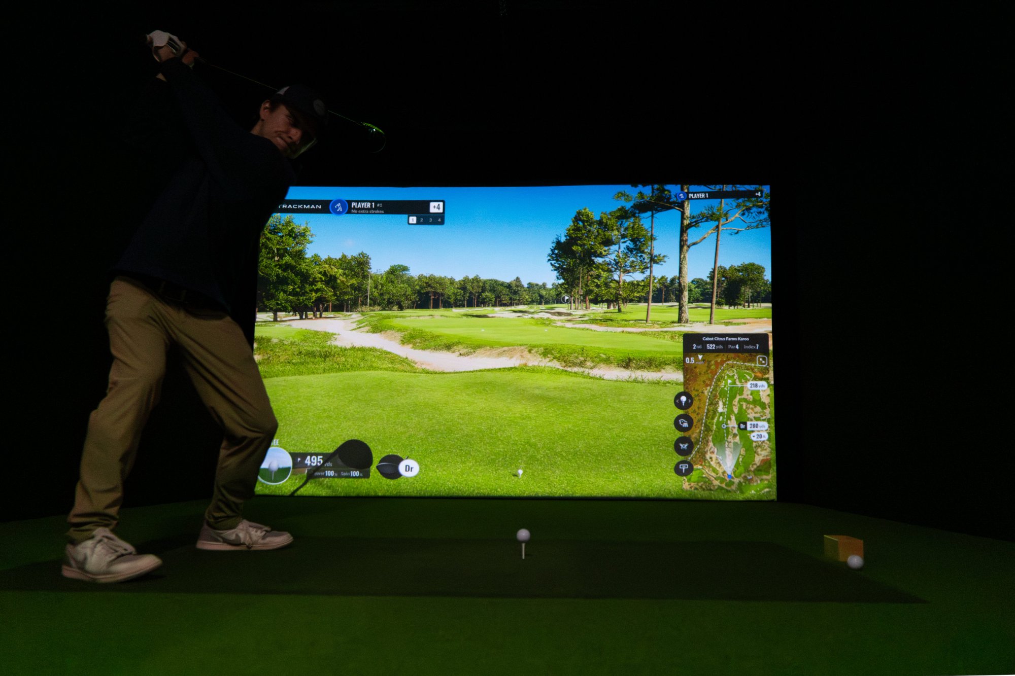 TrackMan simulator bay